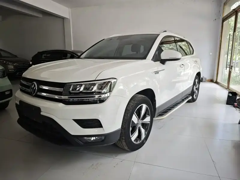 Volkswagen Tharu