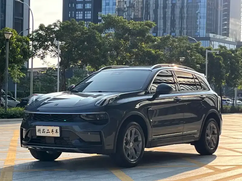 Lynk & Co 01
