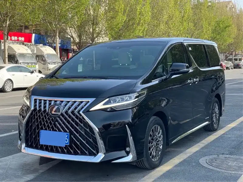 Lexus LM