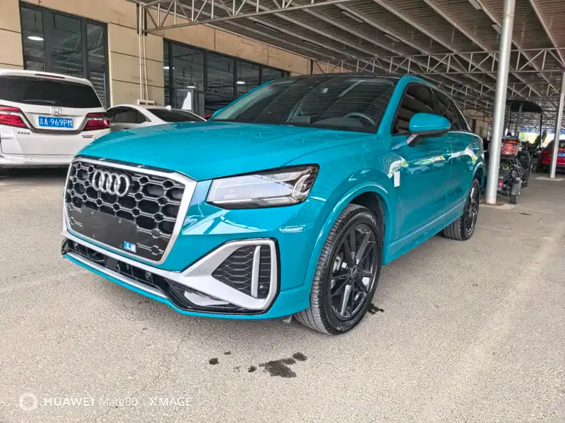 Audi Q2L