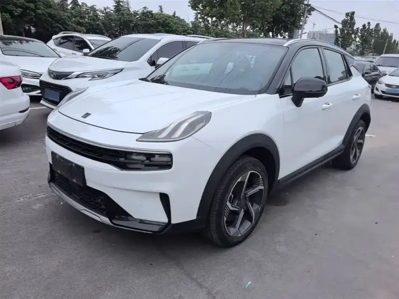 Lynk & Co 06