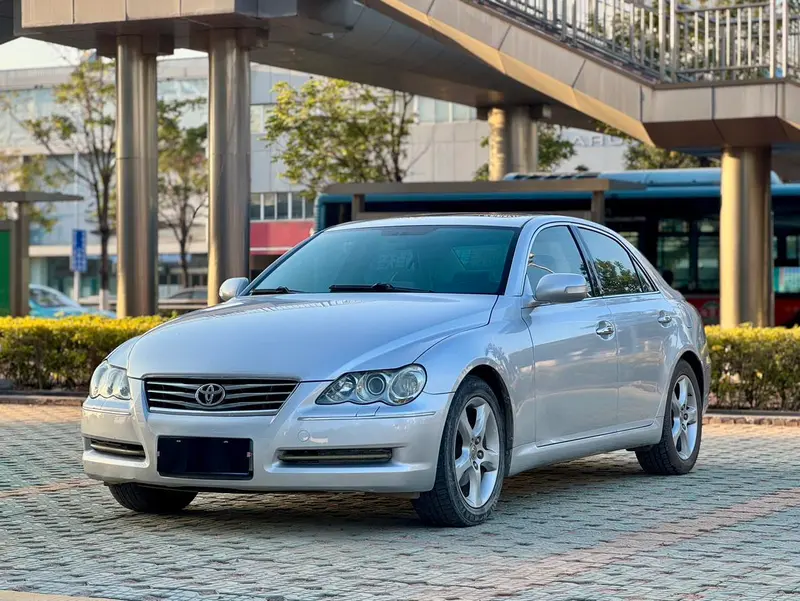Toyota Reiz
