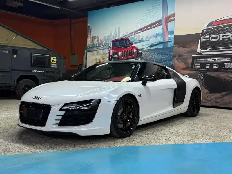 Audi R8