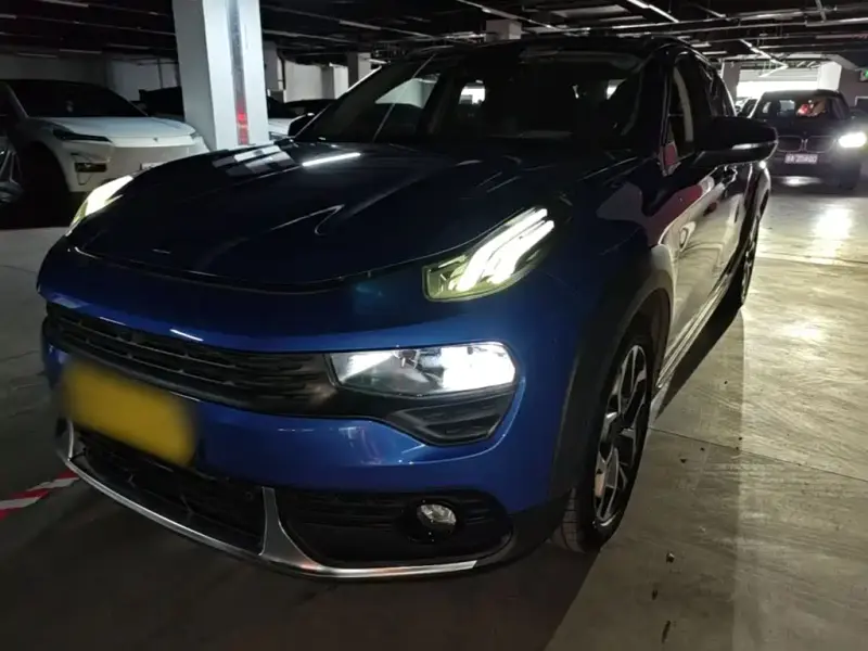 Lynk & Co 02