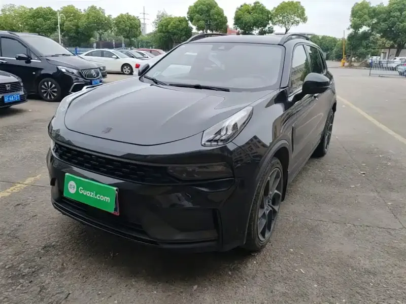Lynk & Co 01