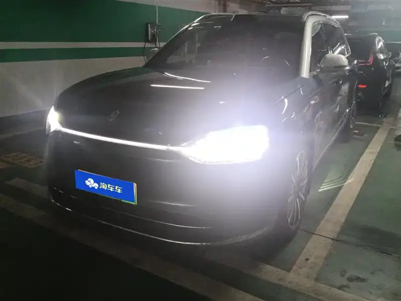 AITO M9