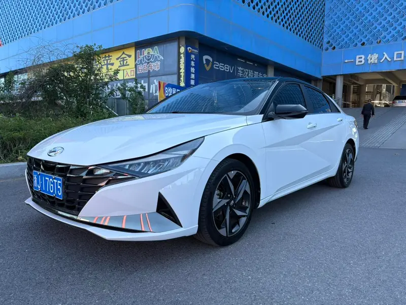 Hyundai Elantra
