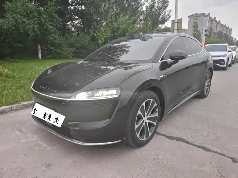 Luxeed Zhijie R7