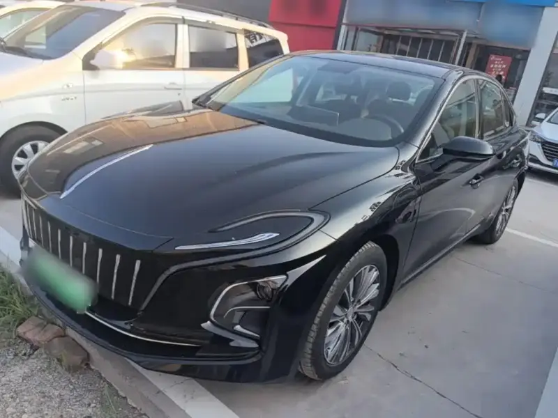 Hongqi E-QM5