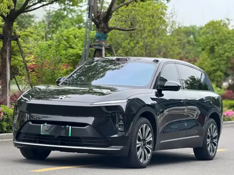 NIO ES8