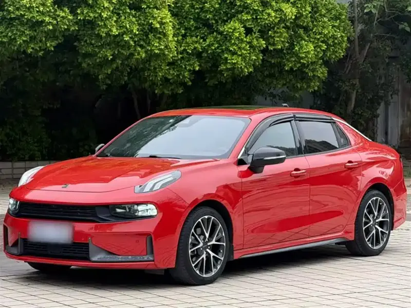 Lynk & Co 03