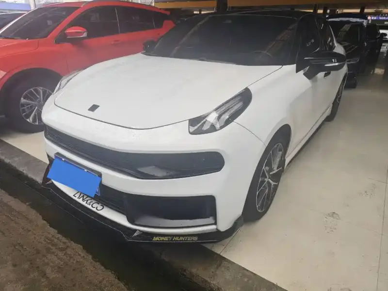 Lynk & Co 03