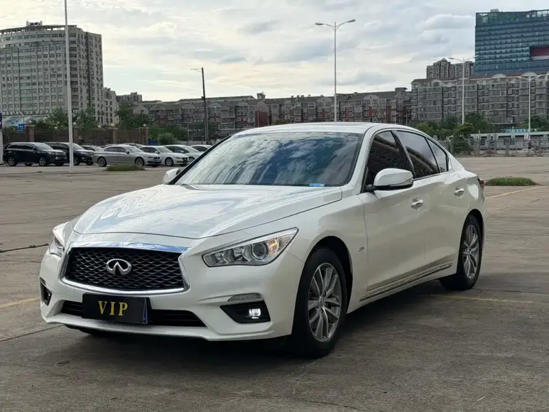 Infiniti Q50L