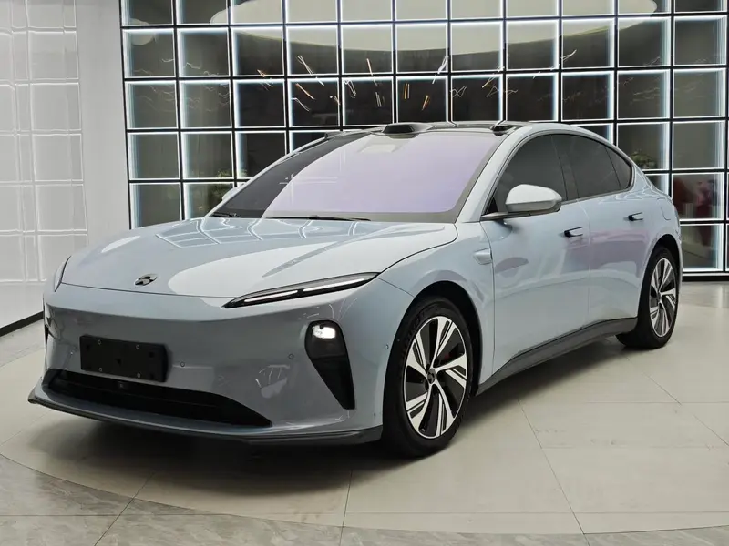 NIO ET5
