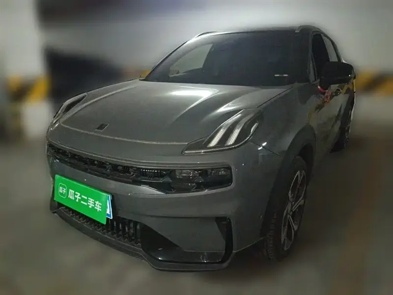 Lynk & Co 06