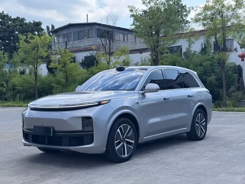 Li Auto L8