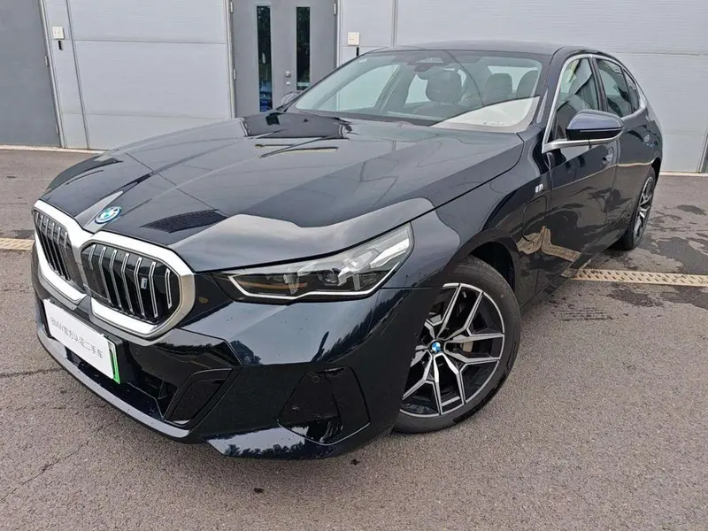 BMW i5