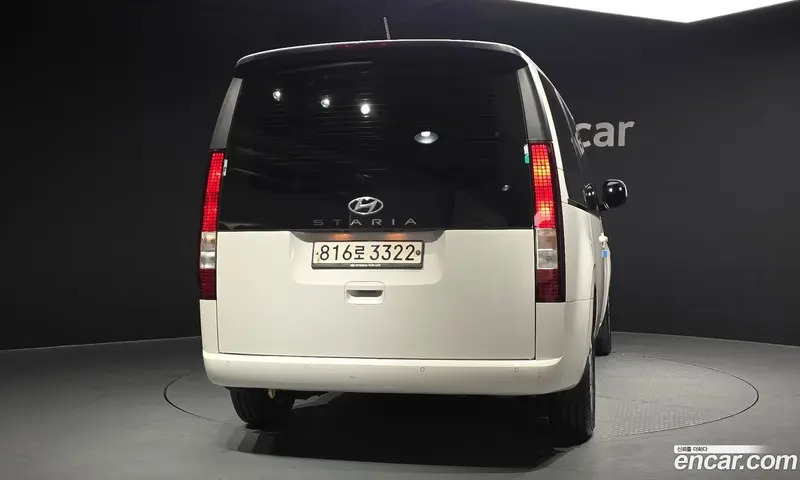 Hyundai Staria