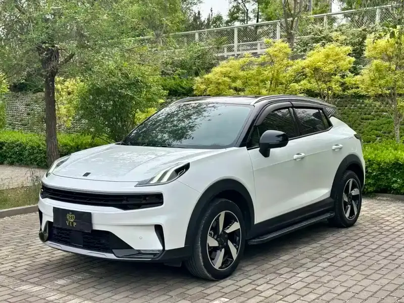 Lynk & Co 06
