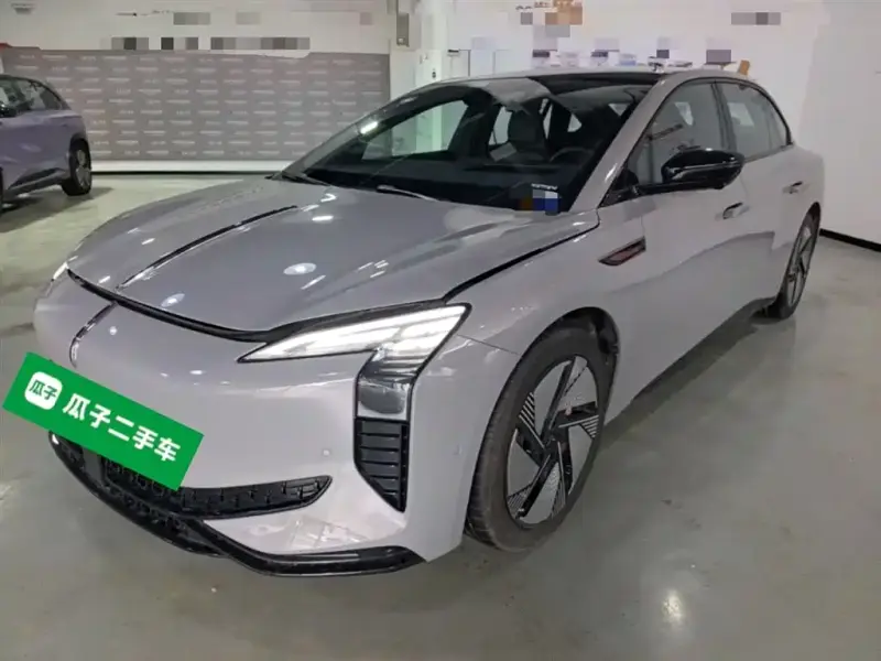 Hongqi EH7