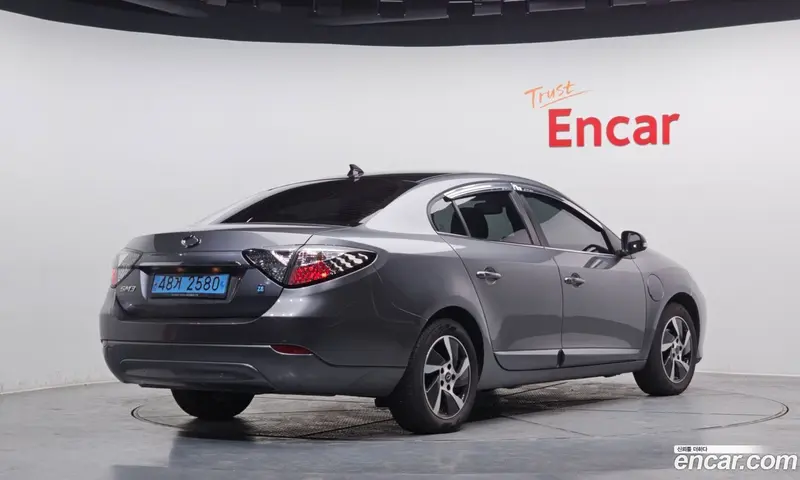 Renault-KoreaSamsung Fluence (SM3)