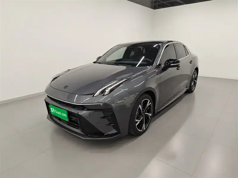 Lynk & Co 03