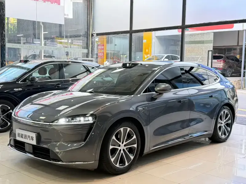 Luxeed Zhijie R7