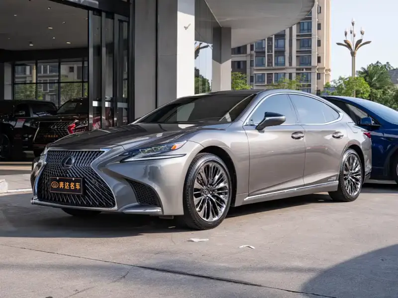Lexus LS