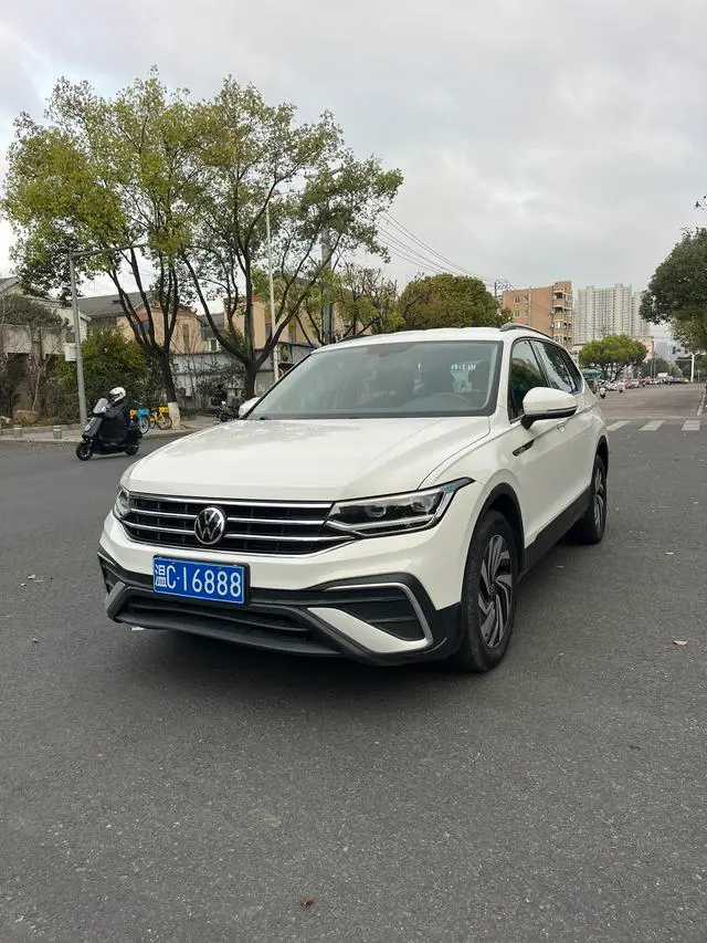 Volkswagen Tiguan L