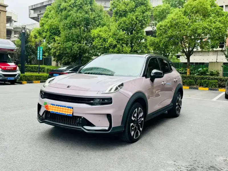 Lynk & Co 06