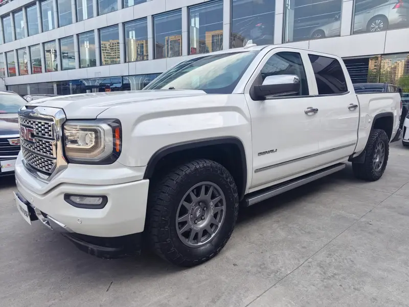 GMC Sierra