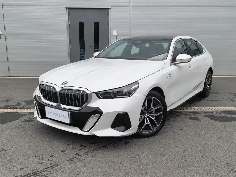 BMW i5