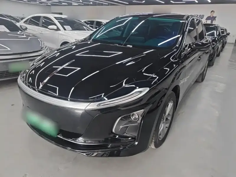 Hongqi E-QM5