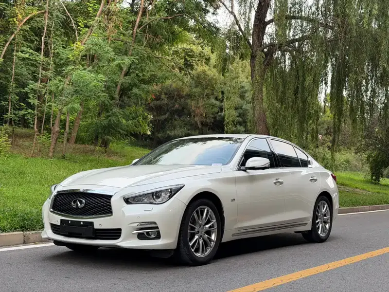 Infiniti Q50L