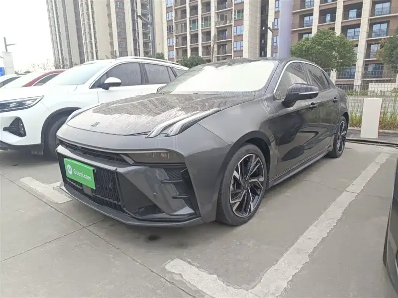 Lynk & Co 03