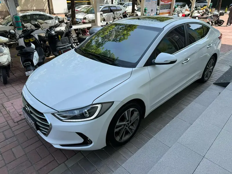 Hyundai Elantra Lingdong