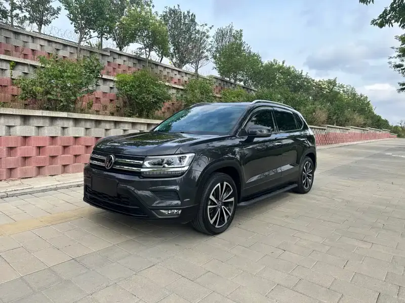 Volkswagen Tharu