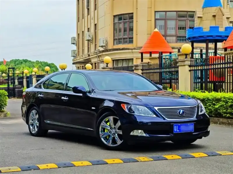 Lexus LS
