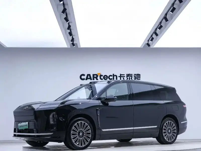 NIO ES8