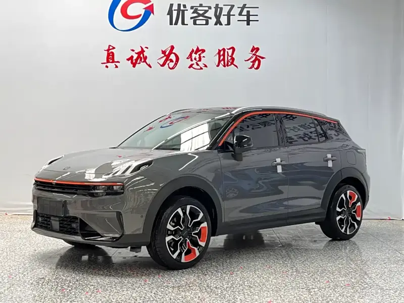 Lynk & Co 06