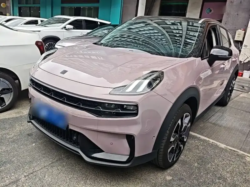 Lynk & Co 06