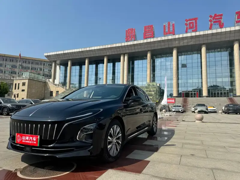 Hongqi E-QM5