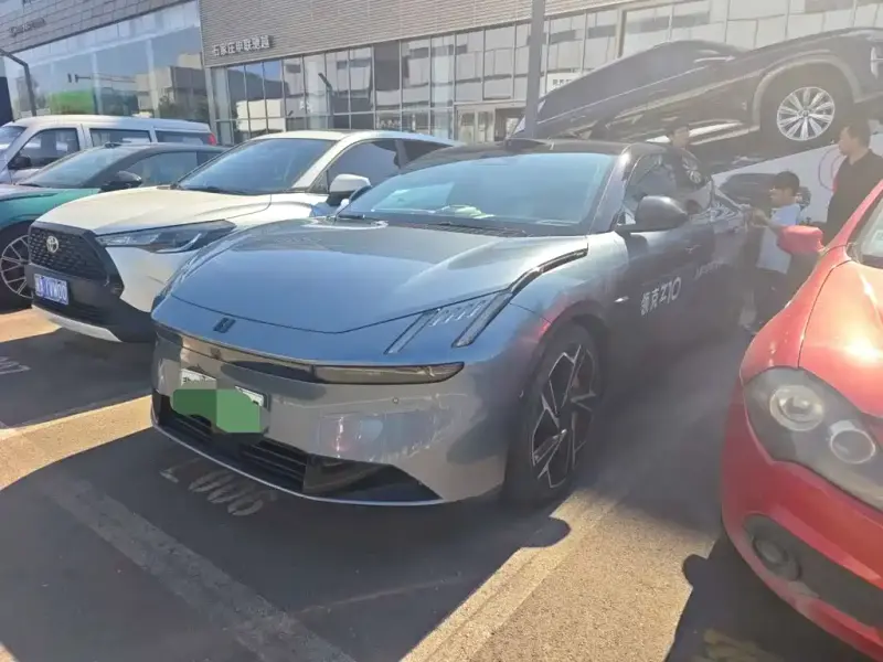Lynk & Co Z10
