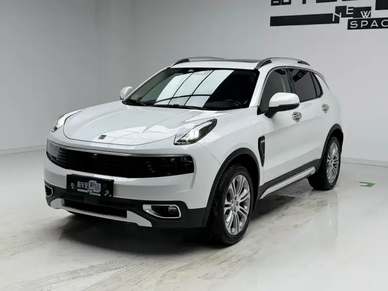 Lynk & Co 01