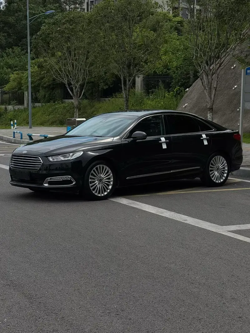 Ford Taurus