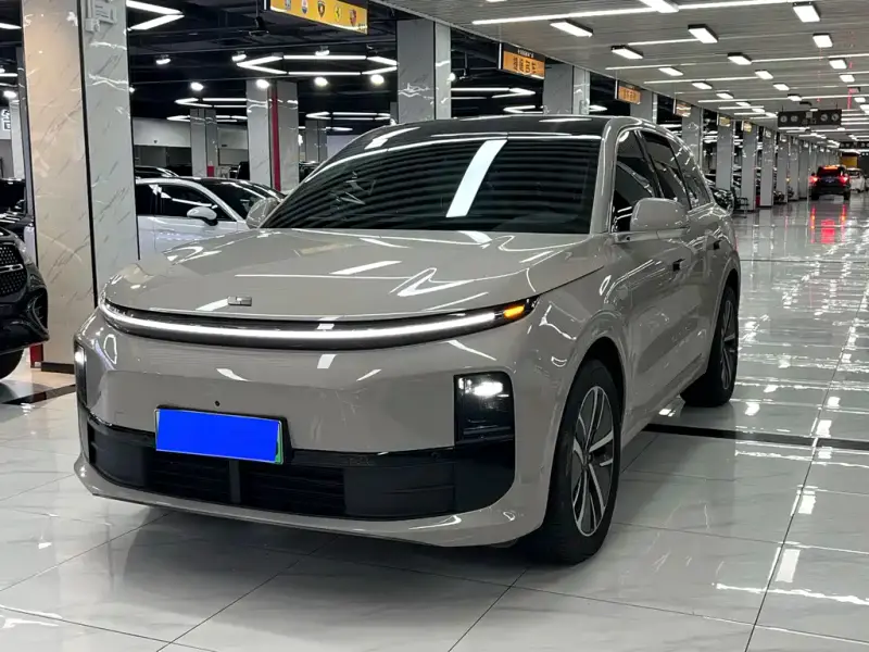Li Auto L6