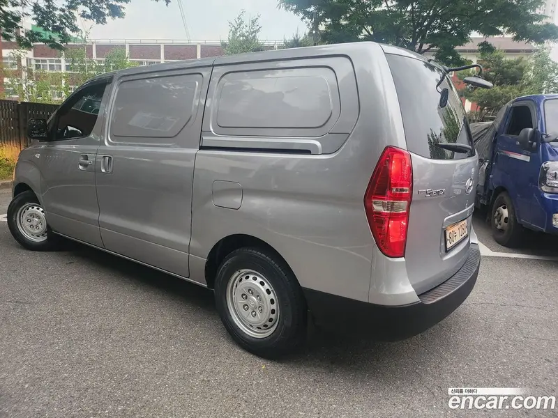 Hyundai H-1 (Starex)