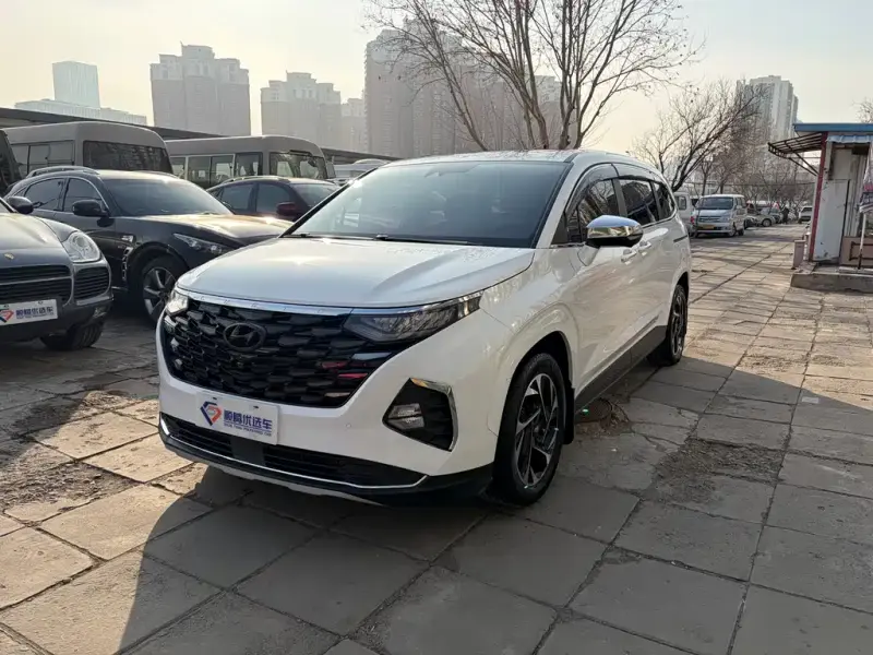 Hyundai Custo
