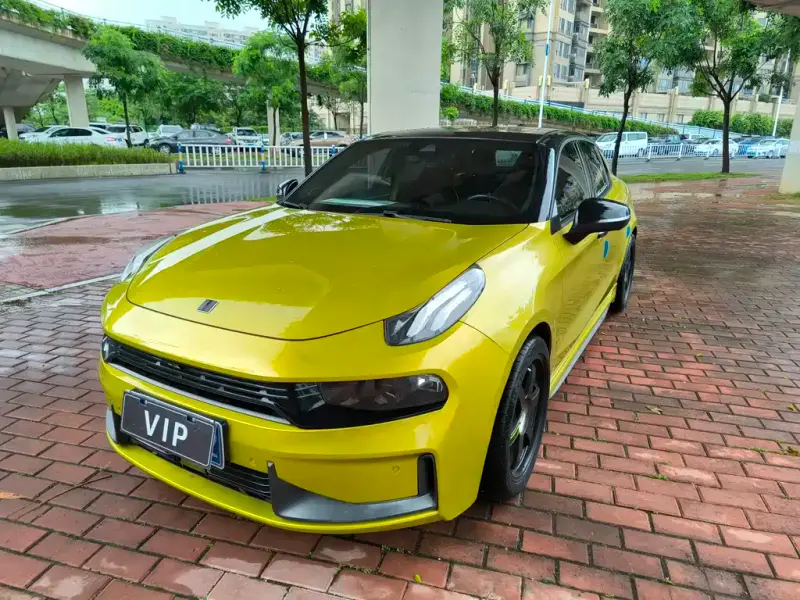 Lynk & Co 03
