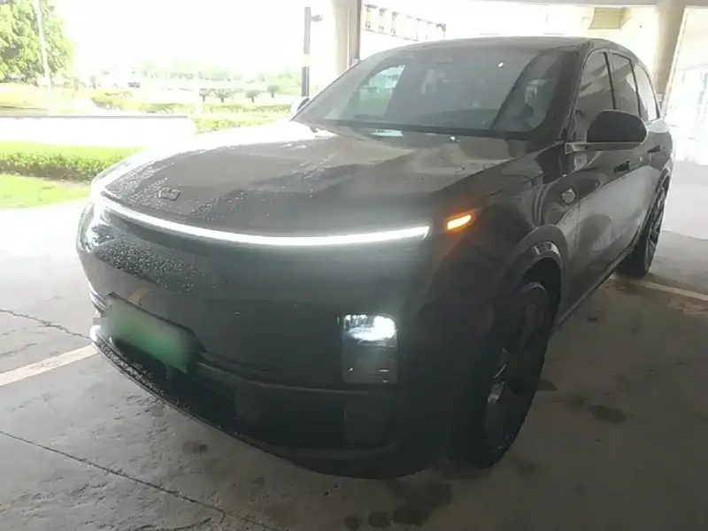 Li Auto L8